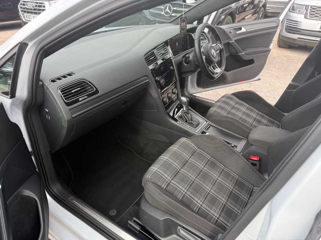 Used Volkswagen Golf 2018 for sale - 77436812: Photo 28