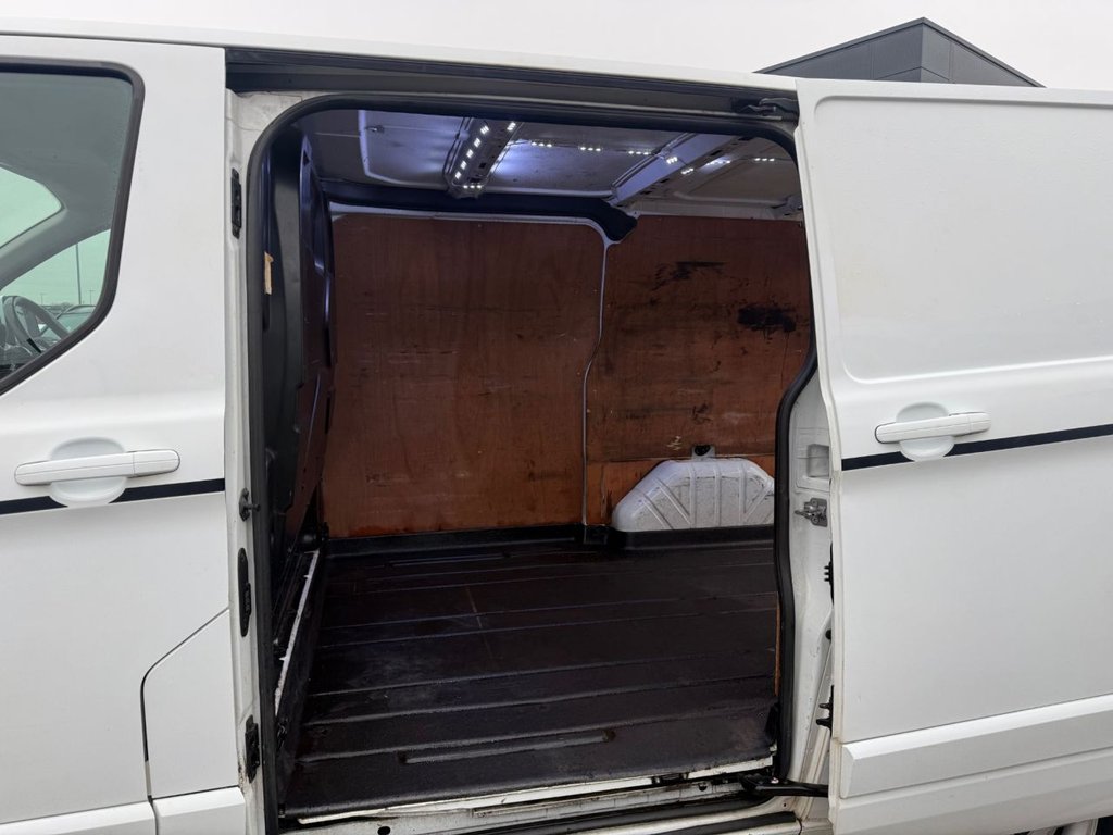 Used Ford Transit Custom 2017 for sale - 76985979: Photo 9