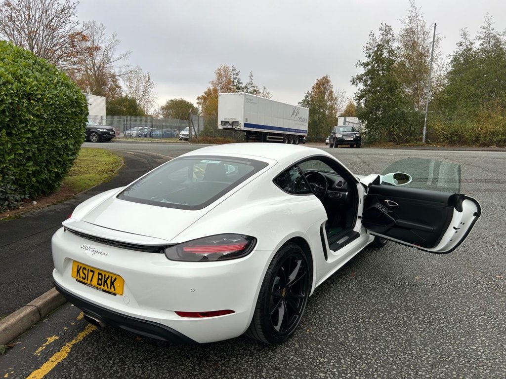 Used Porsche 718 Cayman 2017 for sale - 76430352: Photo 14