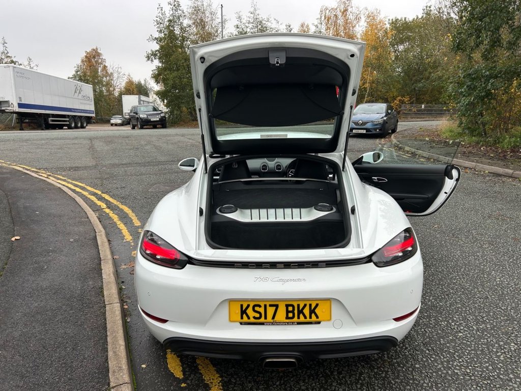 Used Porsche 718 Cayman 2017 for sale - 76430352: Photo 15