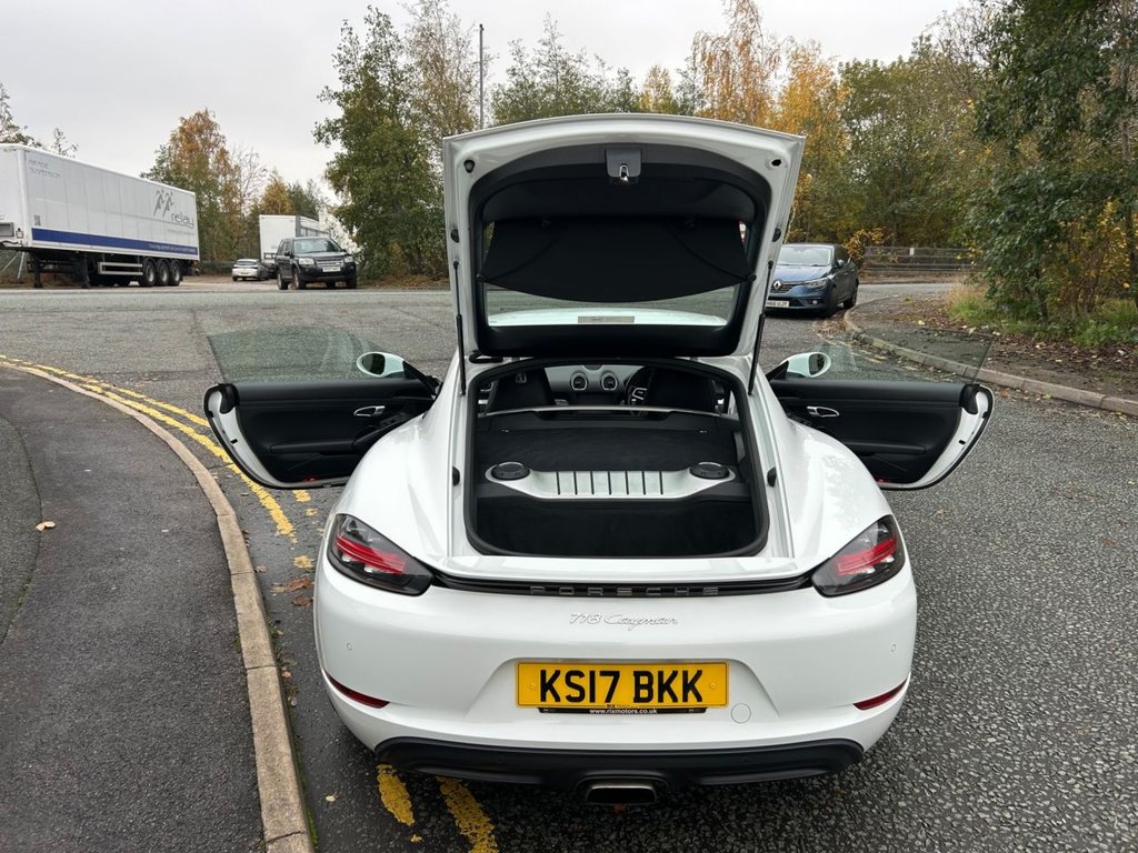 Used Porsche 718 Cayman 2017 for sale - 76430352: Photo 16