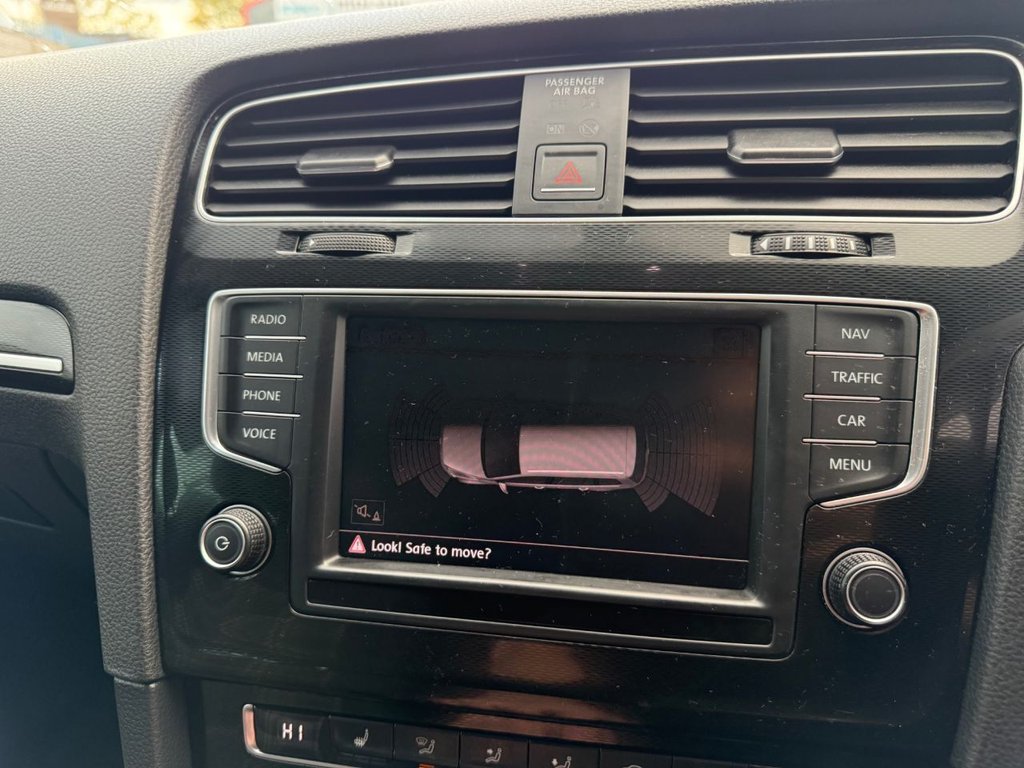 Used Volkswagen Golf 2017 for sale - 76313277: Photo 24