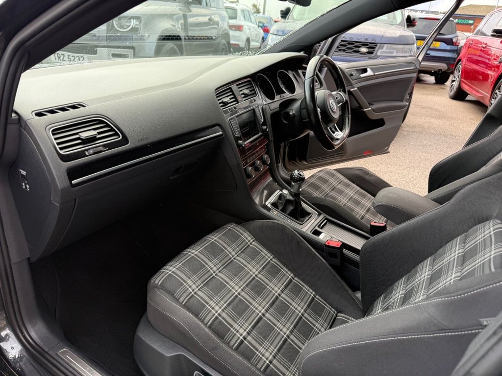 Used Volkswagen Golf 2017 for sale - 76313277: Photo 28