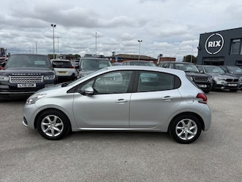 Used Peugeot 208 2015 for sale - 79506272: Photo