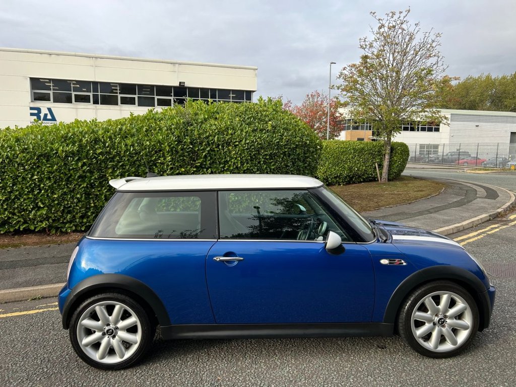 Used MINI Hatch 2004 for sale - 76163561: Photo 3