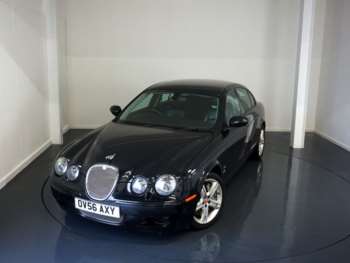 2006 (56) - 4.2 V8 R Saloon-Superb Example-18 Inch Alloy Wheels with Matching Goodyear 4-Door