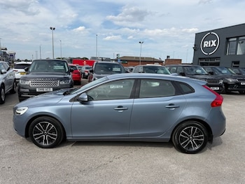 Used Volvo V40 2017 for sale - 79334225: Photo