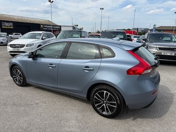 Used Volvo V40 2017 for sale - 79334225: Photo