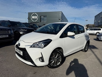Used Toyota Yaris 2018 for sale - 79482183: Photo