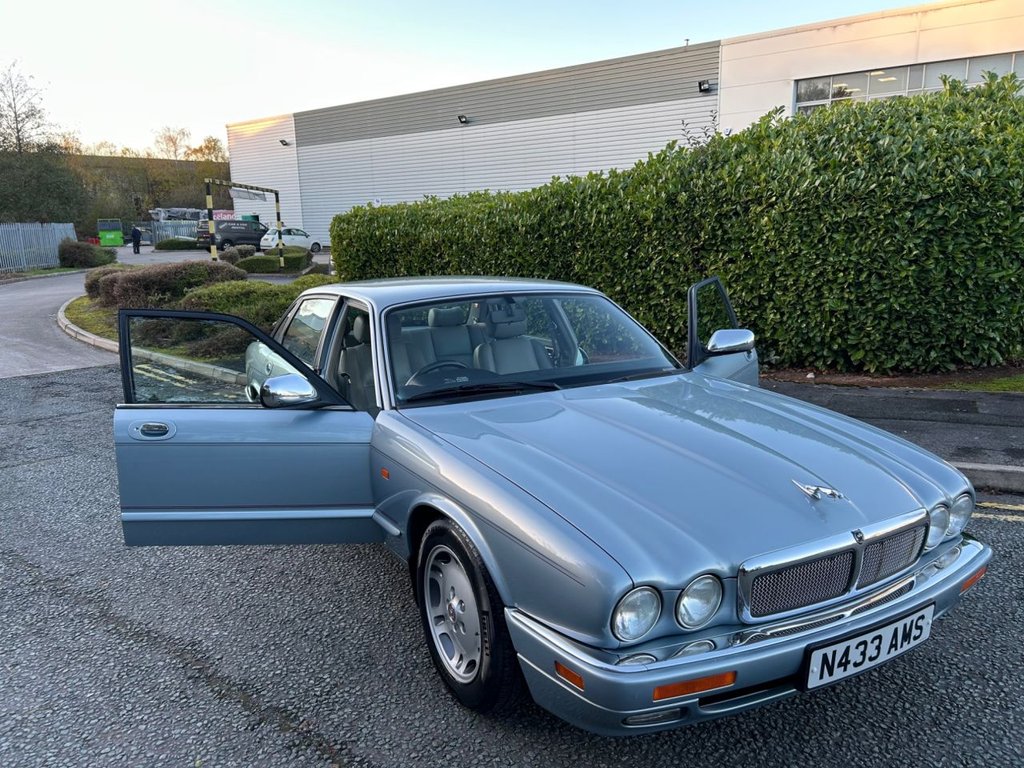 Used Jaguar XJ 1995 for sale - 76255960: Photo 25