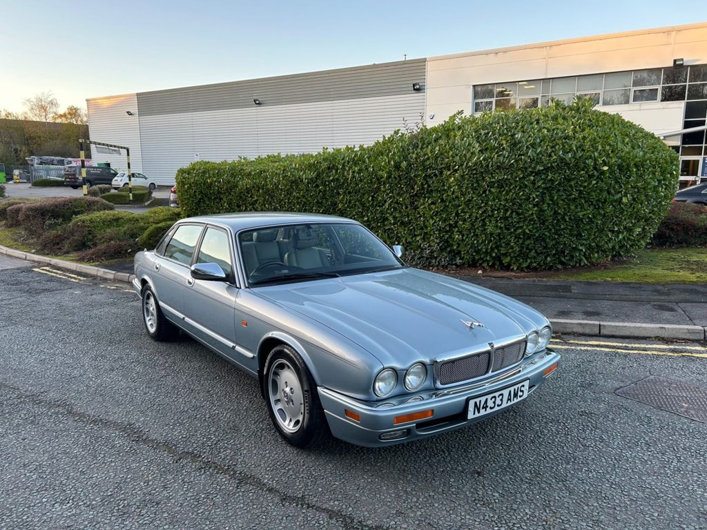 Used Jaguar XJ 1995 for sale - 76255960: Photo 32