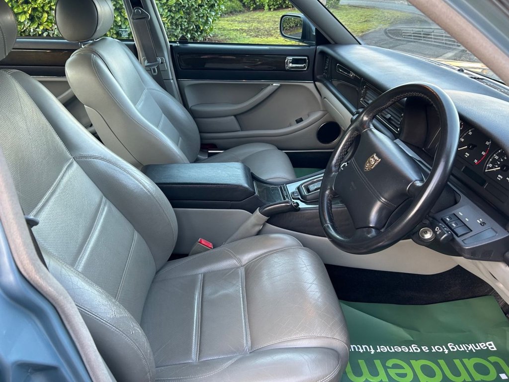 Used Jaguar XJ 1995 for sale - 76255960: Photo 35