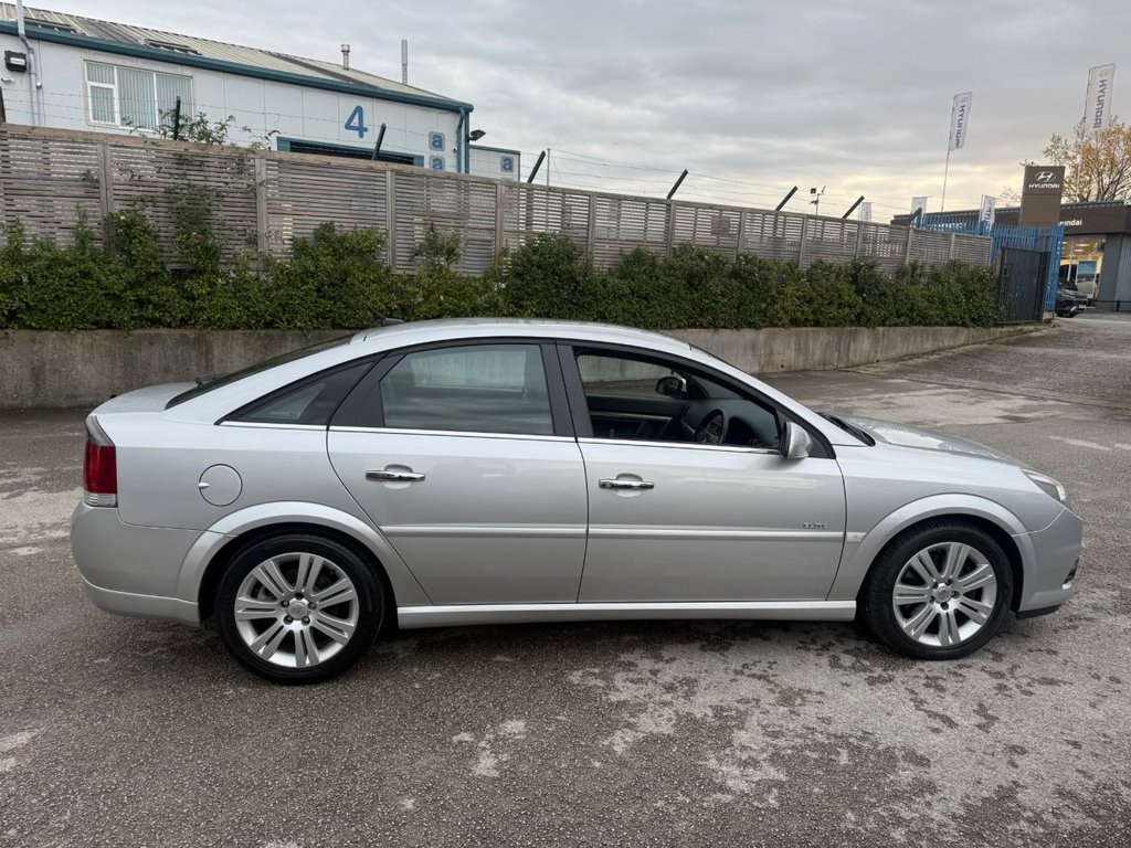 Used Vauxhall Vectra 2007 for sale - 76312929: Photo 10