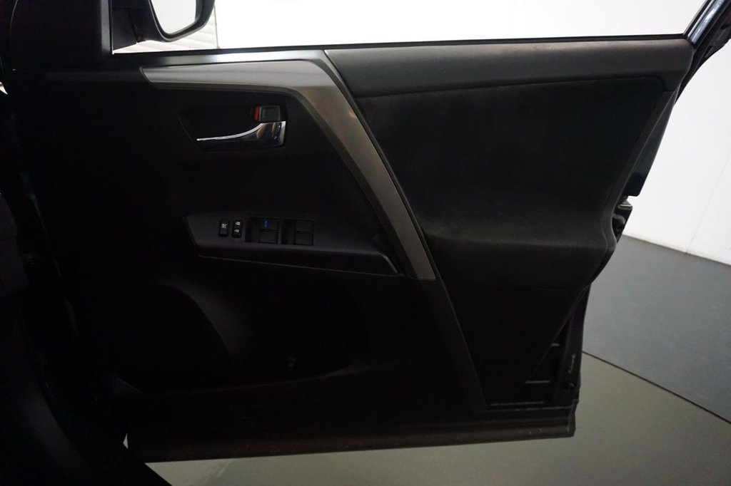 Used Toyota RAV4 2017 for sale - 77673663: Photo 18