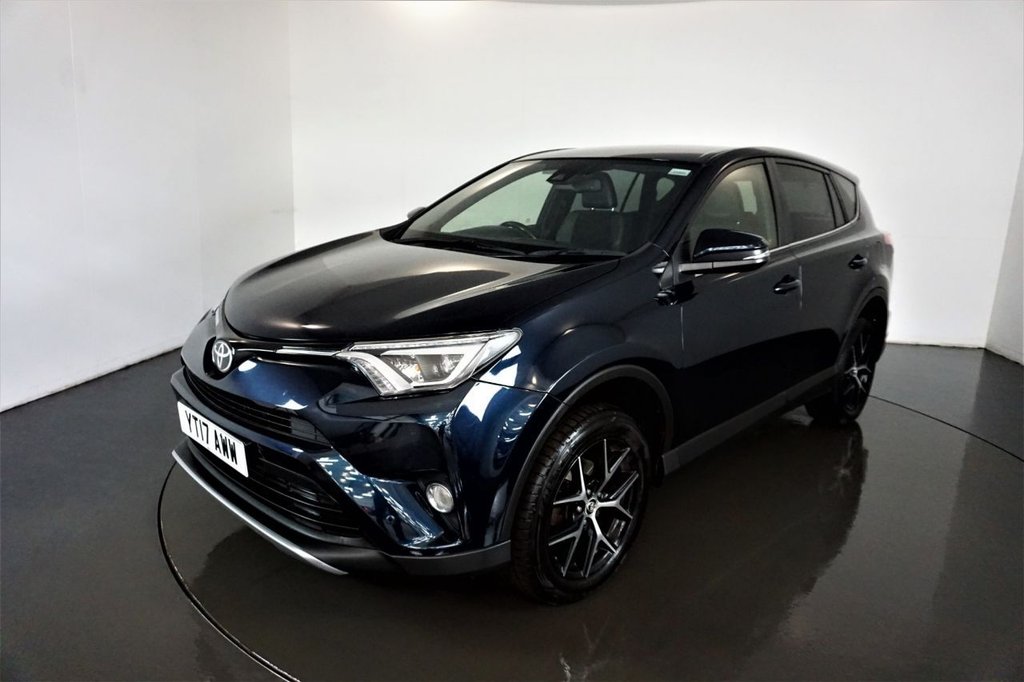 Used Toyota RAV4 2017 for sale - 77673663: Photo 2