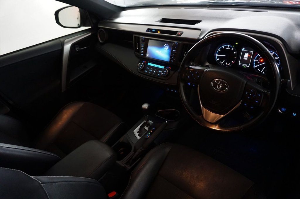 Used Toyota RAV4 2017 for sale - 77673663: Photo 28