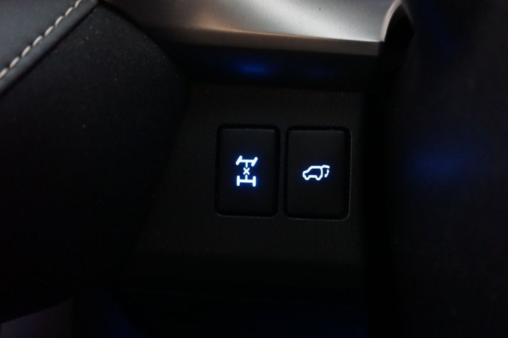 Used Toyota RAV4 2017 for sale - 77673663: Photo 32