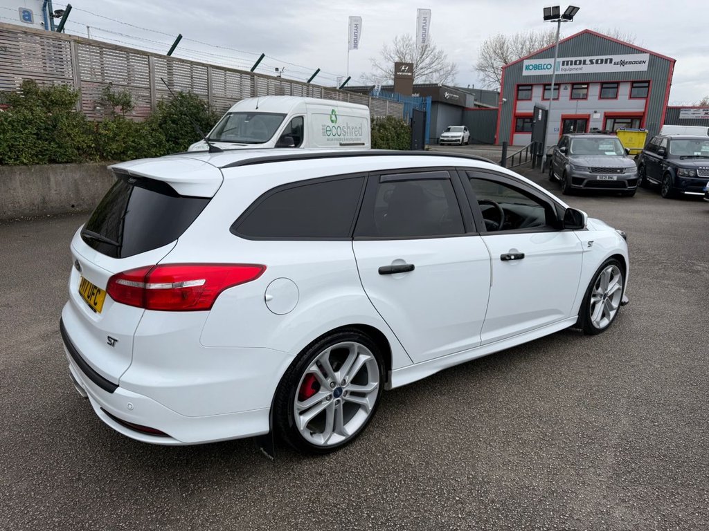 Used Ford Focus 2017 for sale - 76496900: Photo 9
