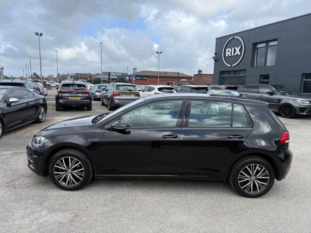 Used Volkswagen Golf 2018 for sale - 78068537: Photo 3