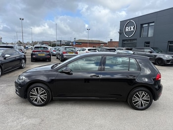 Used Volkswagen Golf 2018 for sale - 78068537: Photo