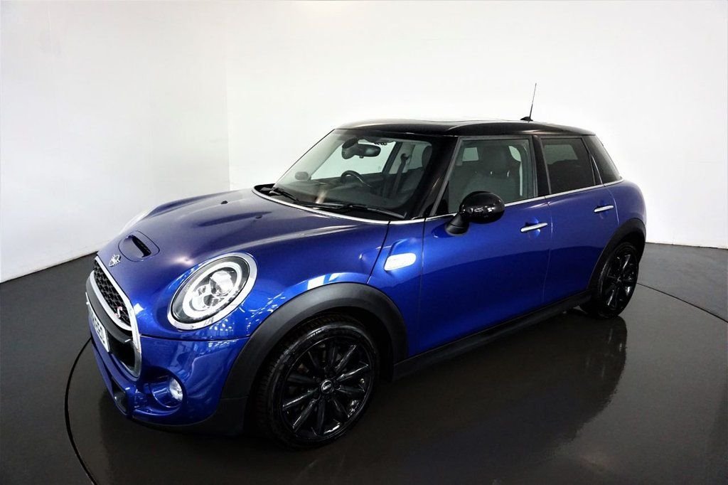 Used MINI Hatch 2018 for sale - 76520743: Photo 2