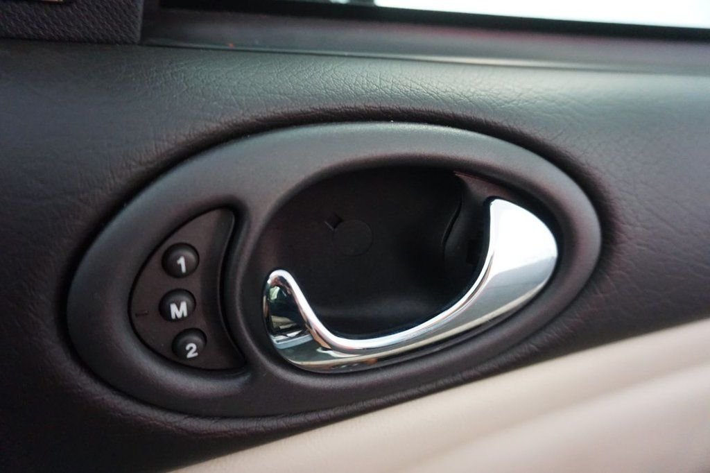 Used Jaguar XKR 2006 for sale - 76590799: Photo 36