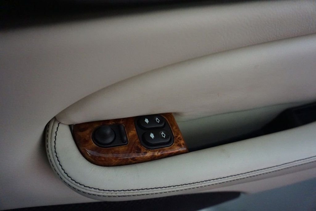 Used Jaguar XKR 2006 for sale - 76590799: Photo 37