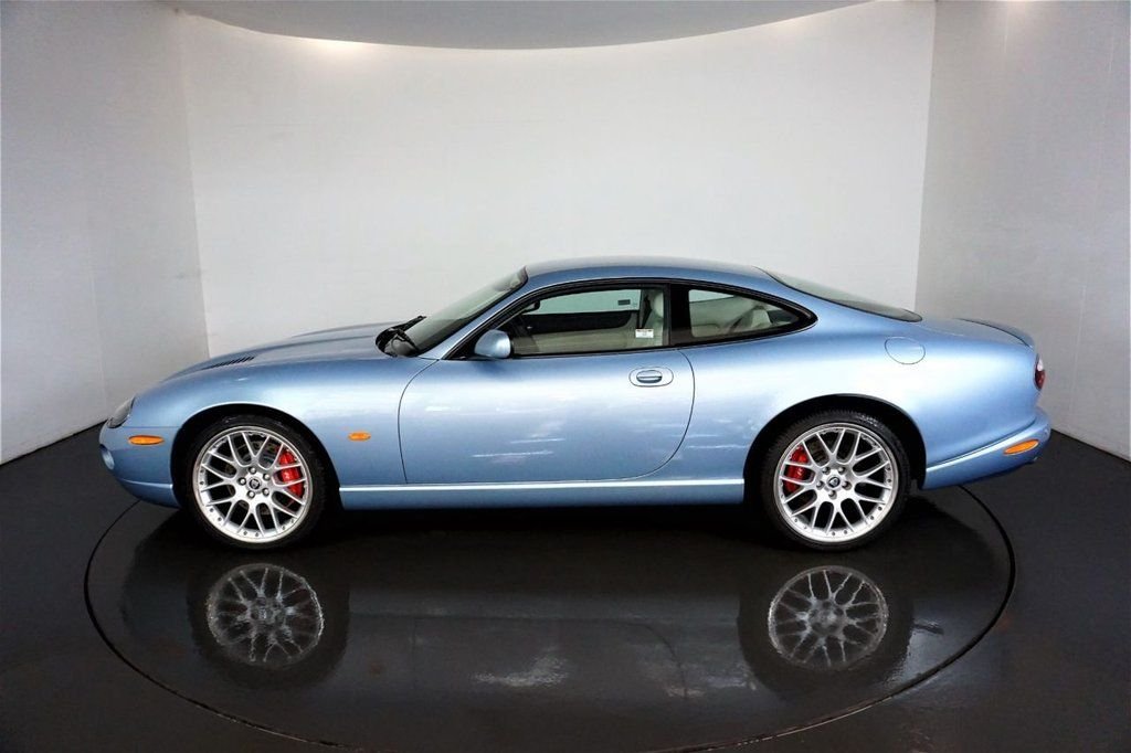 Used Jaguar XKR 2006 for sale - 76590799: Photo 4