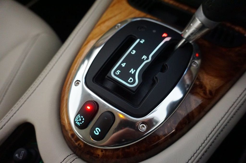 Used Jaguar XKR 2006 for sale - 76590799: Photo 40