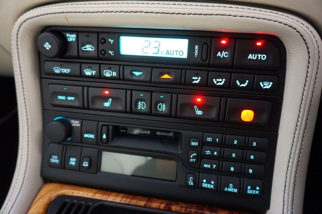 Used Jaguar XKR 2006 for sale - 76590799: Photo 42