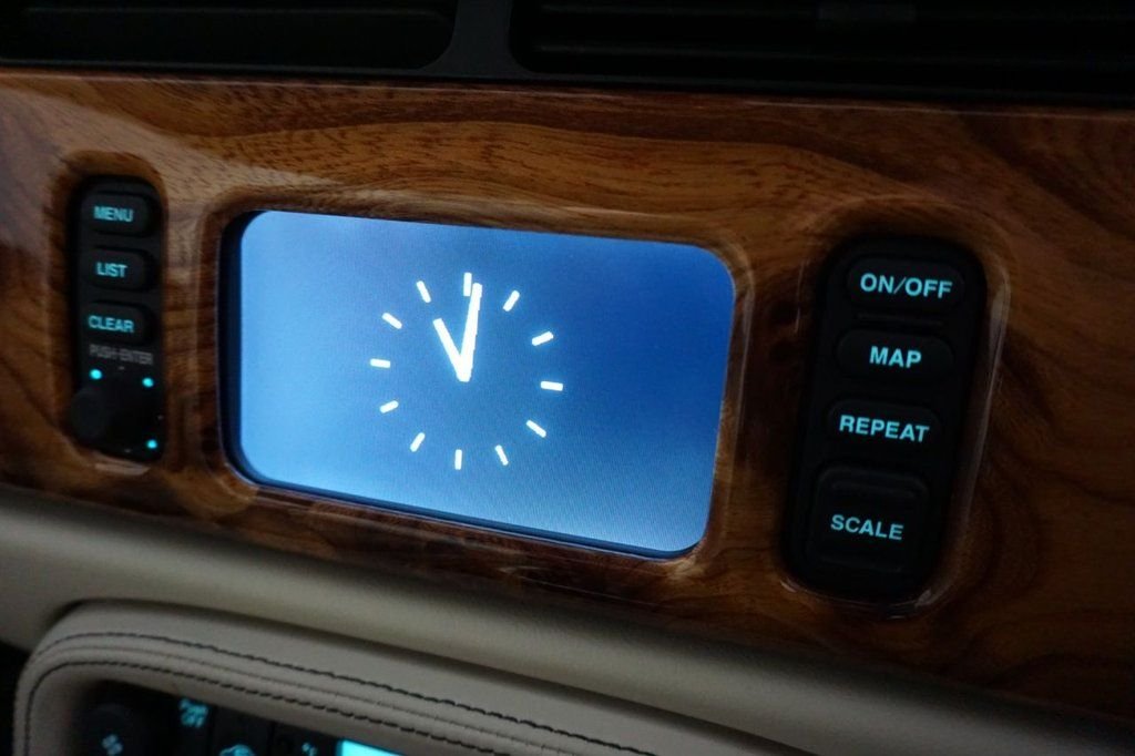 Used Jaguar XKR 2006 for sale - 76590799: Photo 43