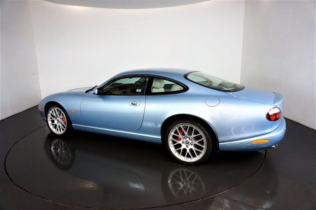 Used Jaguar XKR 2006 for sale - 76590799: Photo 5