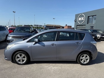 Used Toyota Verso 2010 for sale - 78996355: Photo