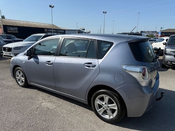 Used Toyota Verso 2010 for sale - 78996355: Photo