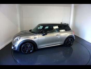 Used MINI Hatch 2019 for sale - 74053378: Photo