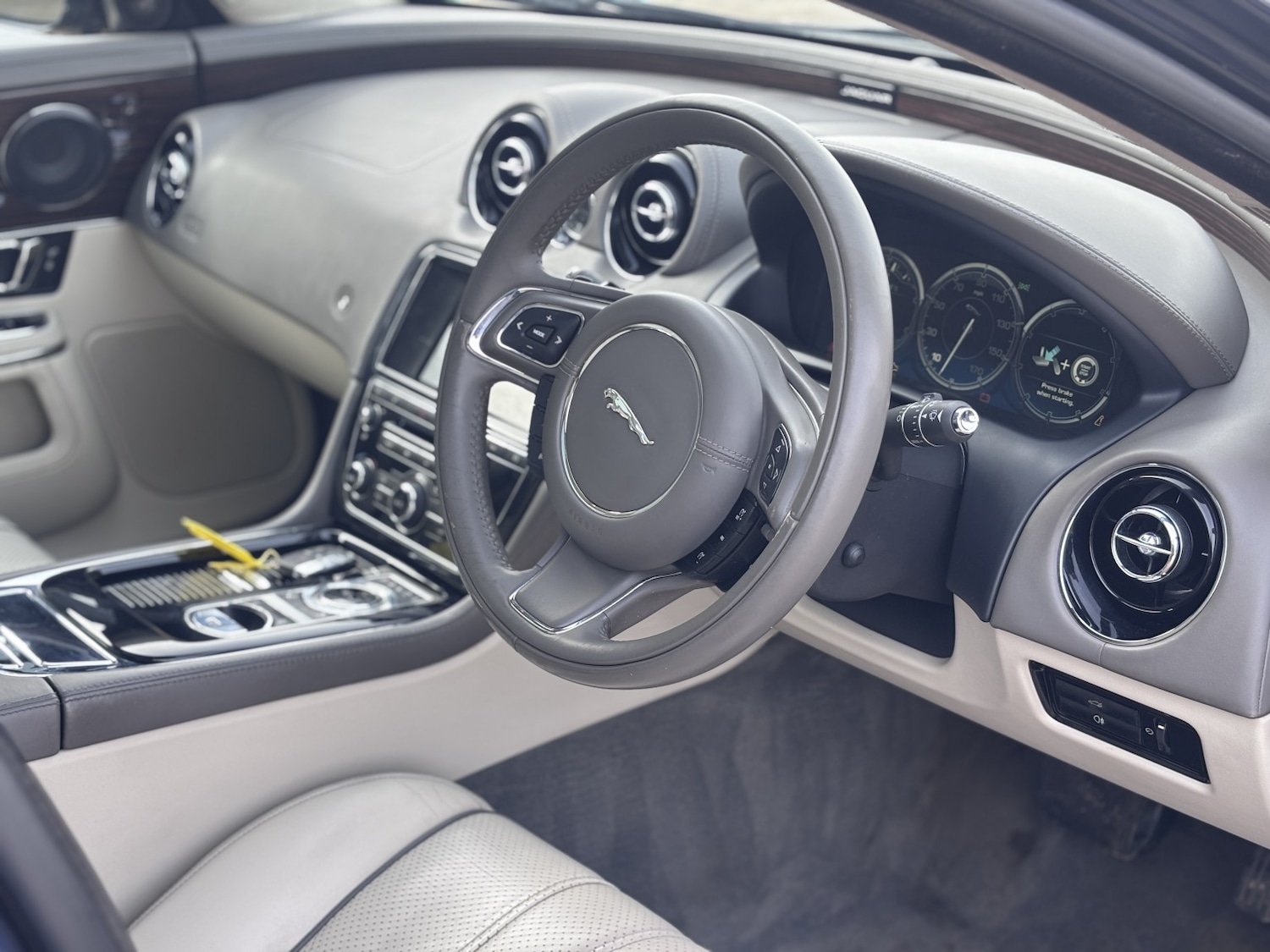 Used Jaguar XJ 2014 for sale - 77968812: Photo 24