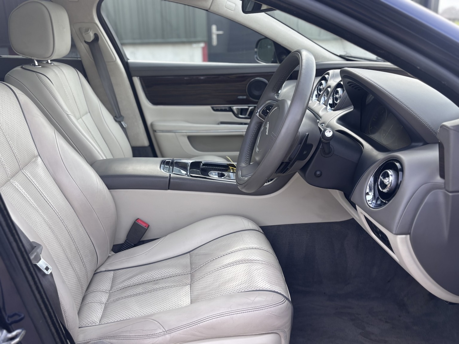 Used Jaguar XJ 2014 for sale - 77968812: Photo 25