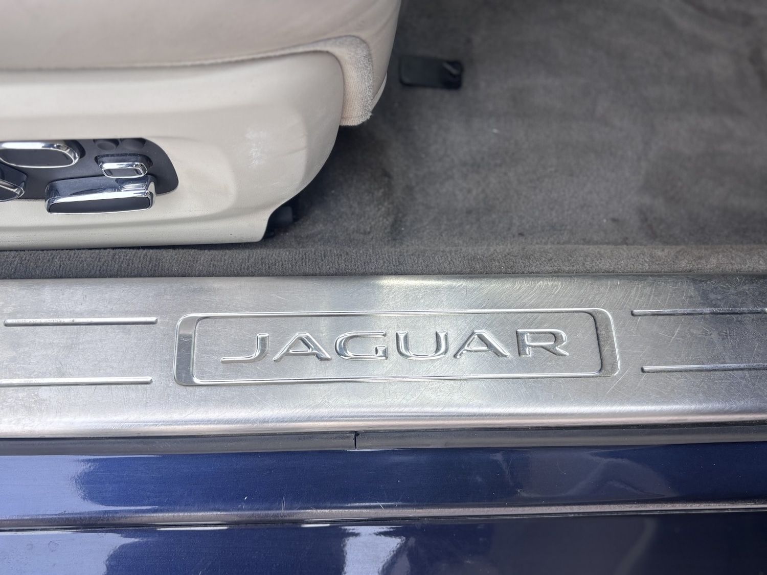 Used Jaguar XJ 2014 for sale - 77968812: Photo 28