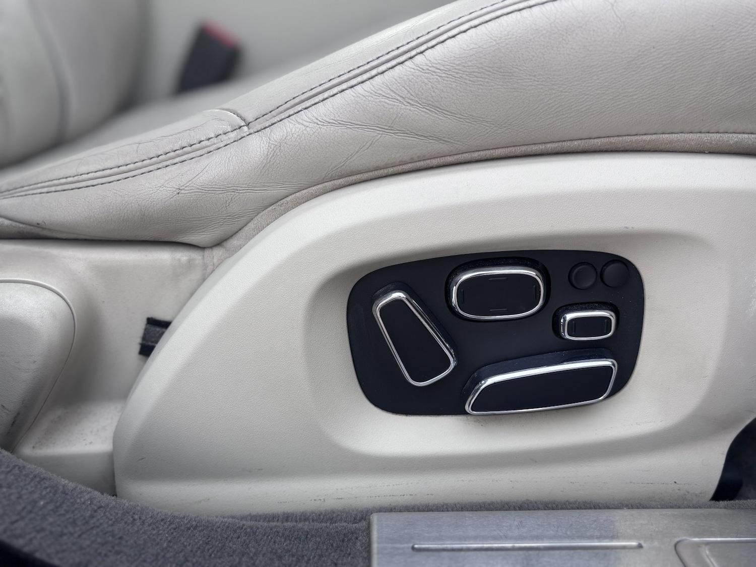 Used Jaguar XJ 2014 for sale - 77968812: Photo 29