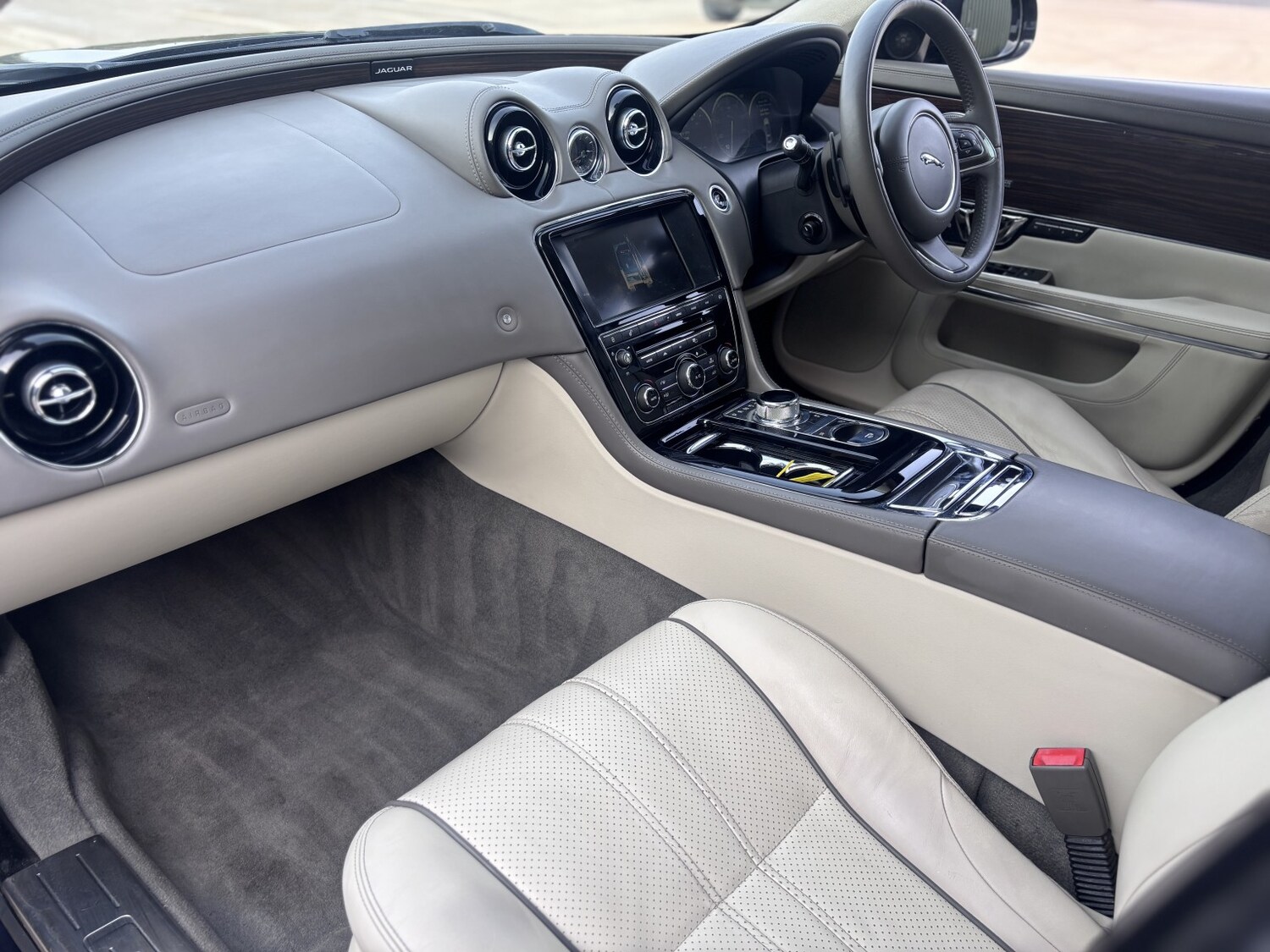 Used Jaguar XJ 2014 for sale - 77968812: Photo 54