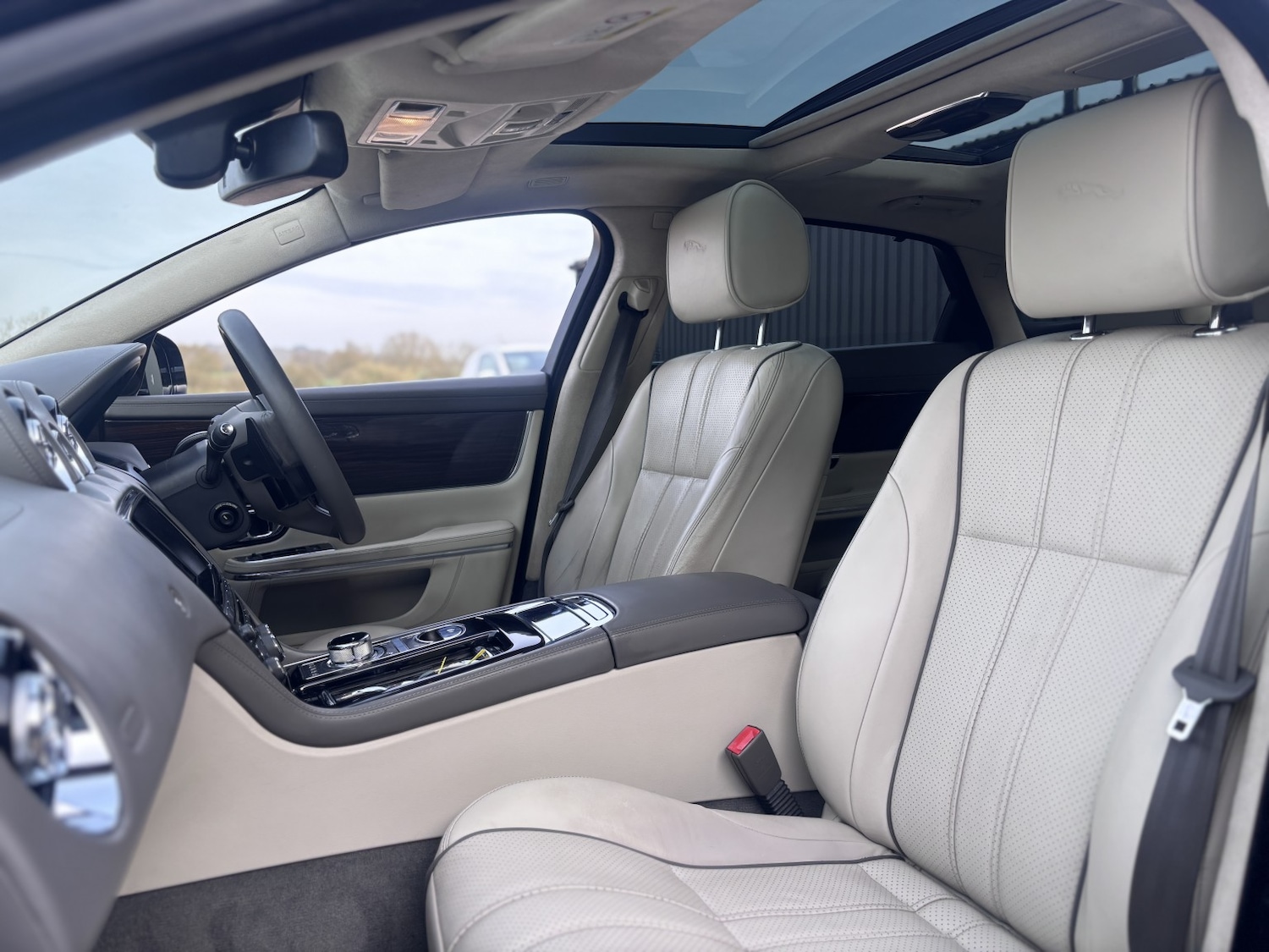 Used Jaguar XJ 2014 for sale - 77968812: Photo 55