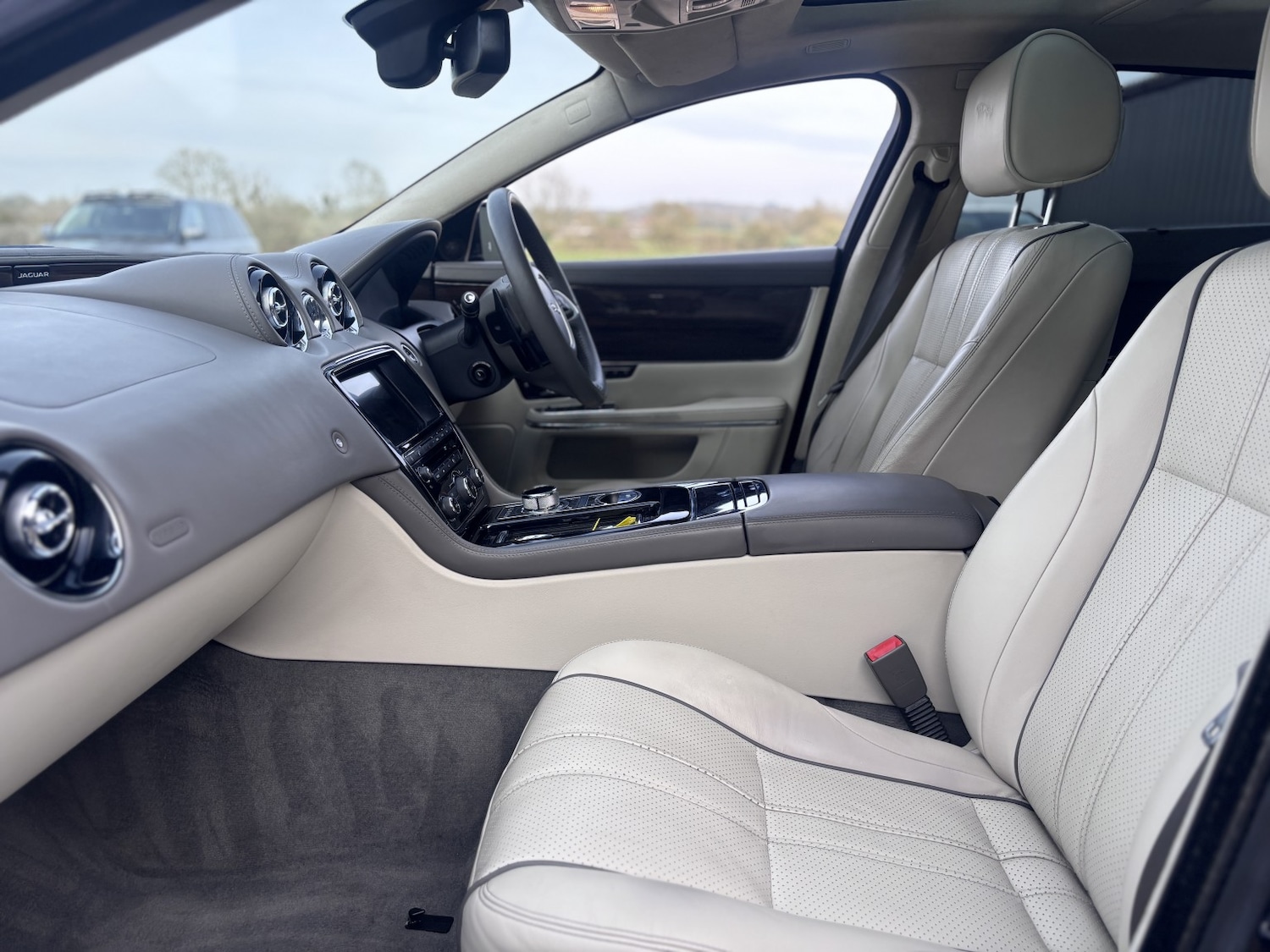 Used Jaguar XJ 2014 for sale - 77968812: Photo 56