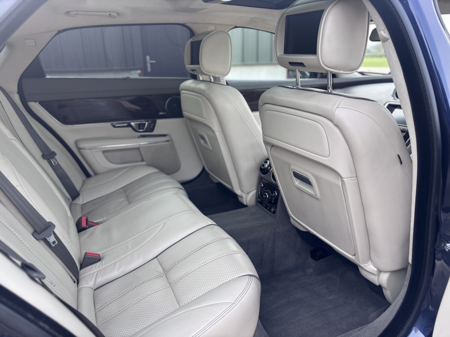 Used Jaguar XJ 2014 for sale - 77968812: Photo 59