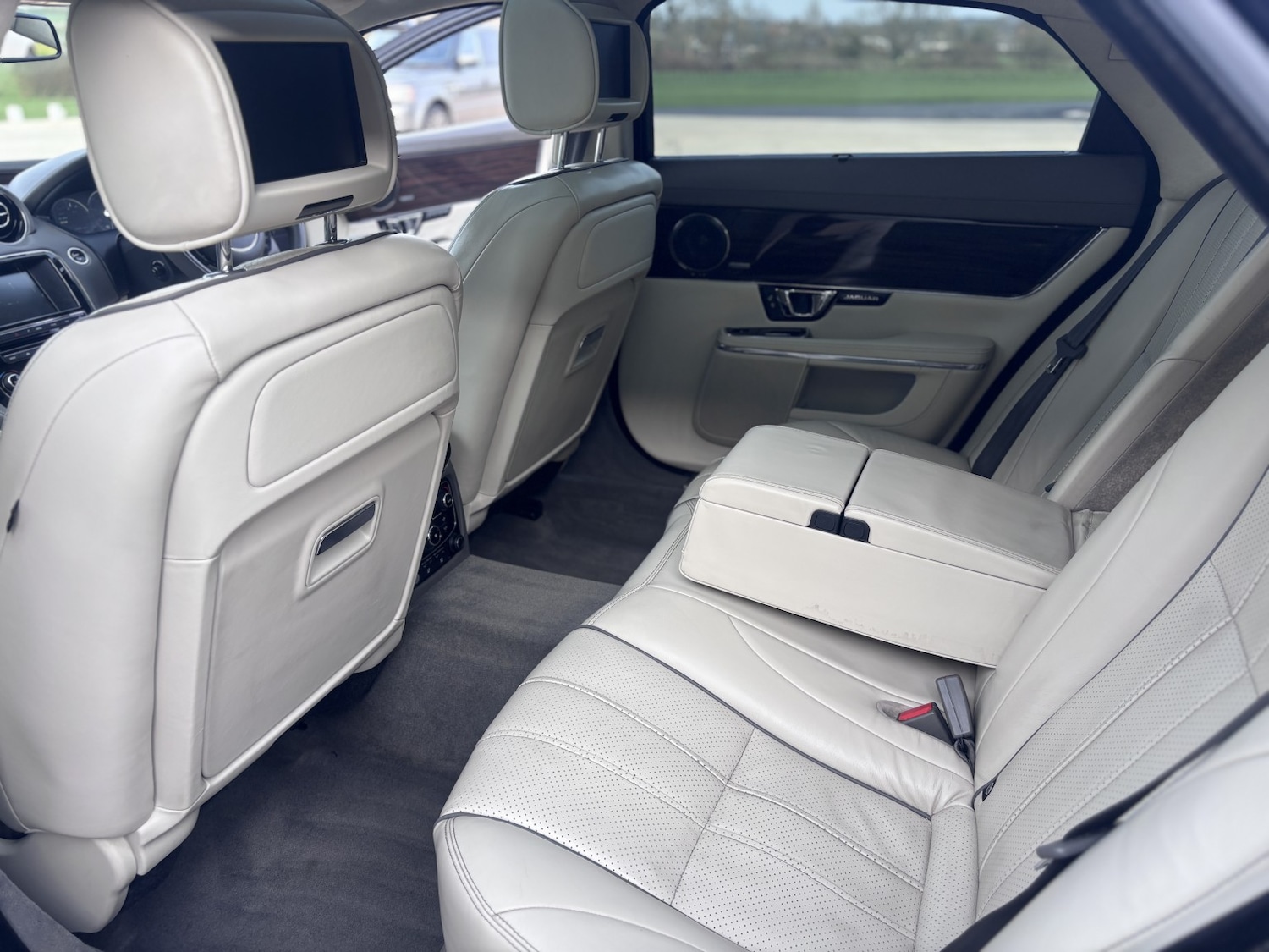 Used Jaguar XJ 2014 for sale - 77968812: Photo 67