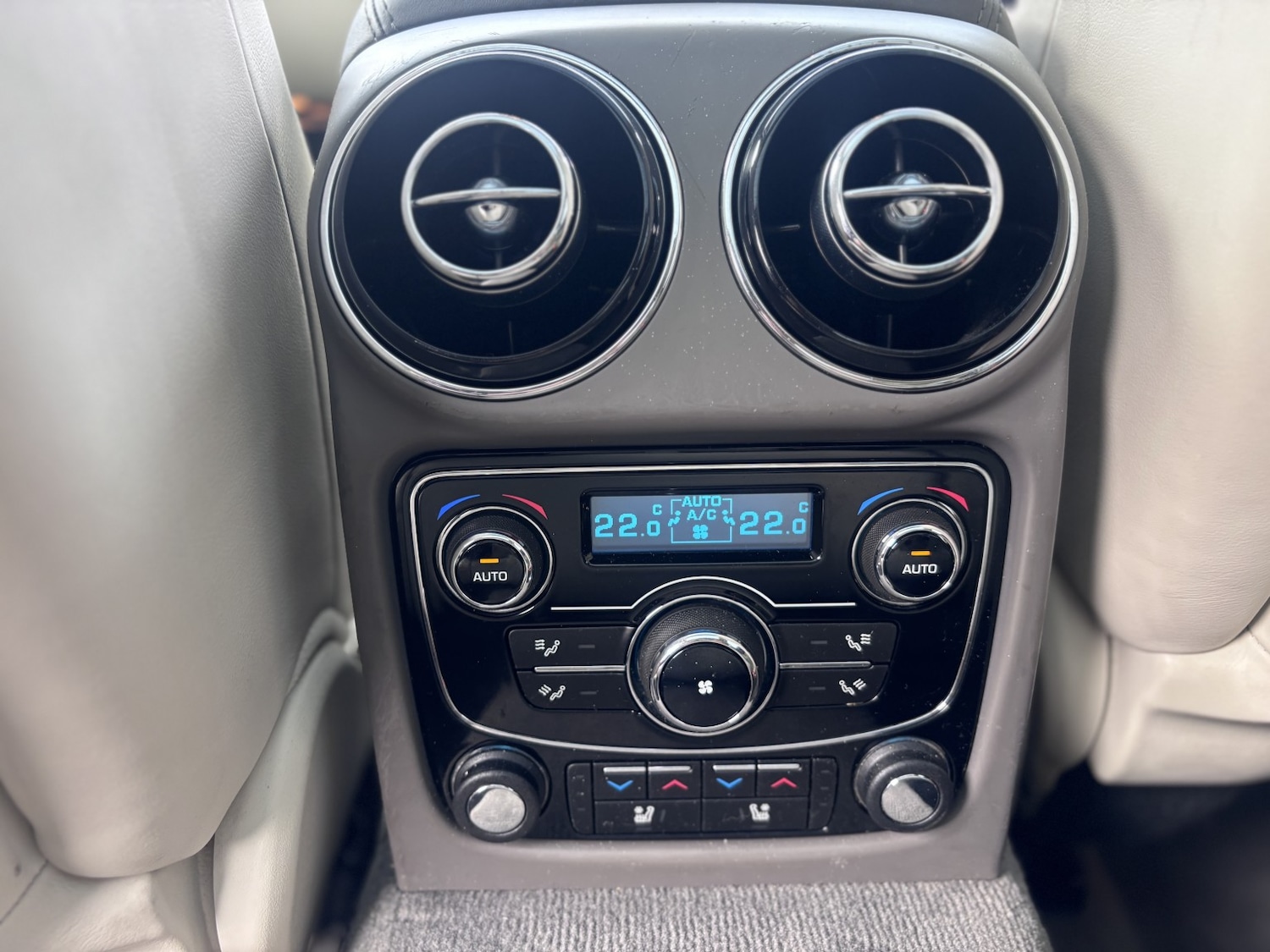 Used Jaguar XJ 2014 for sale - 77968812: Photo 69