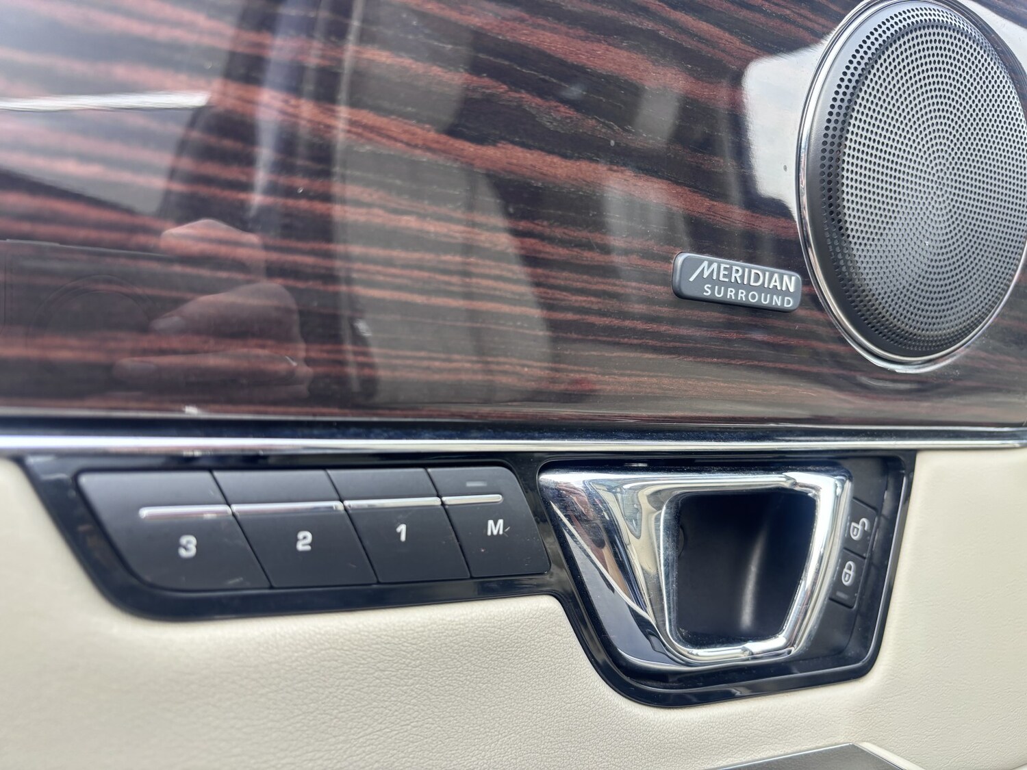 Used Jaguar XJ 2014 for sale - 77968812: Photo 70