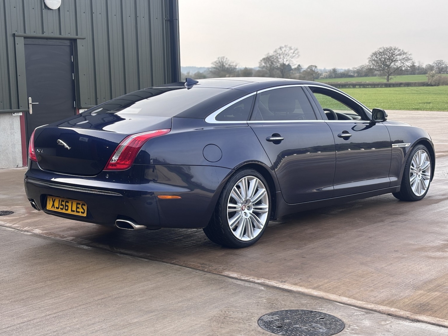 Used Jaguar XJ 2014 for sale - 77968812: Photo 9