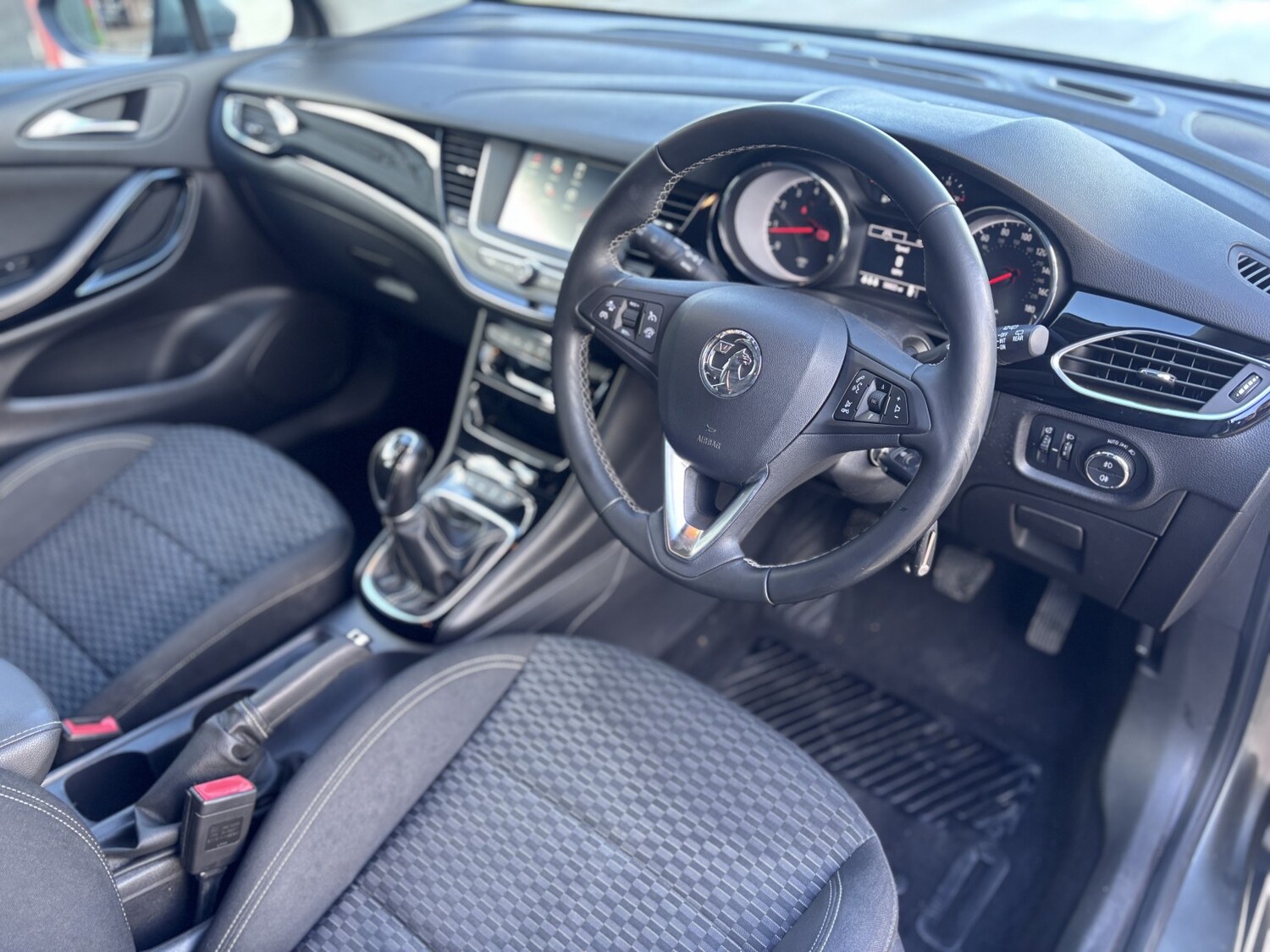 Used Vauxhall Astra 2017 for sale - 77342577: Photo 24