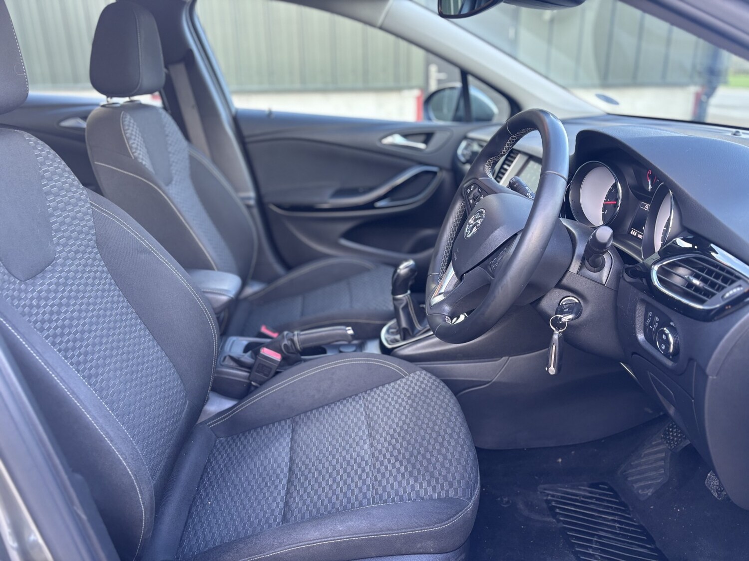 Used Vauxhall Astra 2017 for sale - 77342577: Photo 25