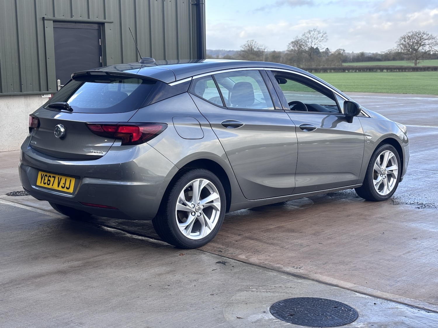 Used Vauxhall Astra 2017 for sale - 77342577: Photo 9